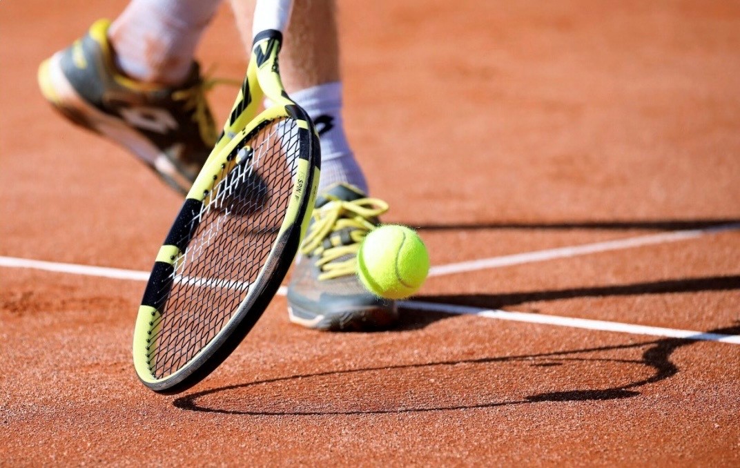 Kinder-Jugend-Erwachsenen Tenniskurs
